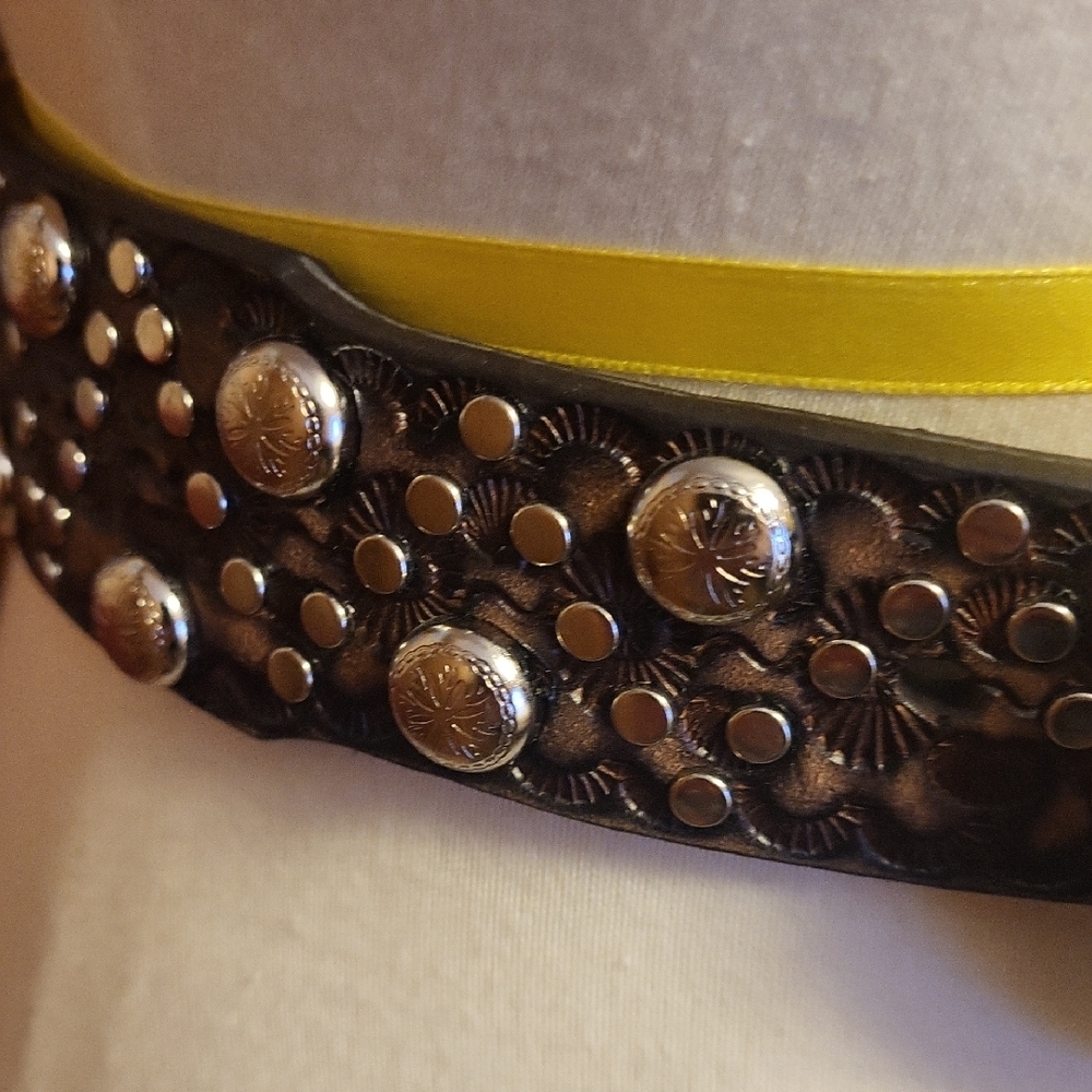 Ariat Brown Leather Belt with Silver Details - Picture 3 of 9
